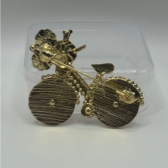 Elegant Gold and Pink Bicycle Brooch - Picture 4 of 5